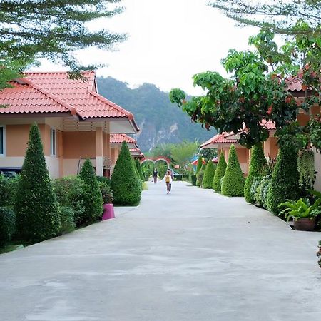 Naris Phuview Resort Satun Bagian luar foto